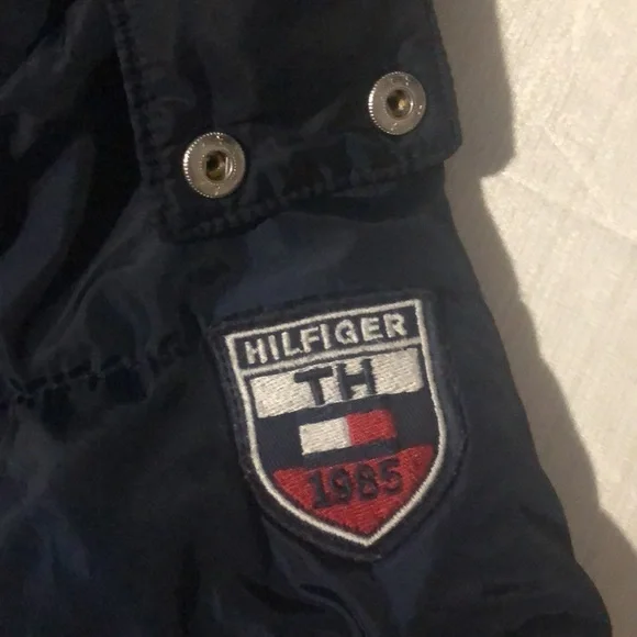 Tommy Hilfiger - Picture 7 of 9